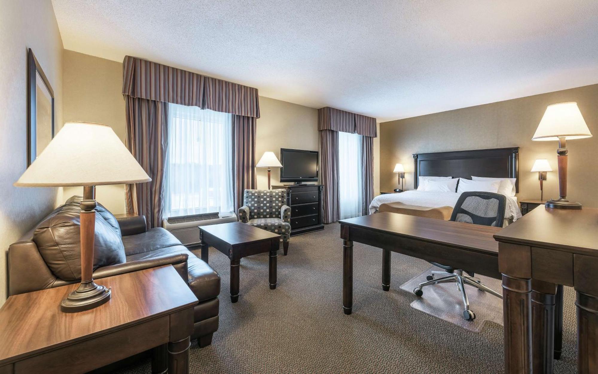 Hampton Inn & Suites By Hilton Moncton Exterior foto